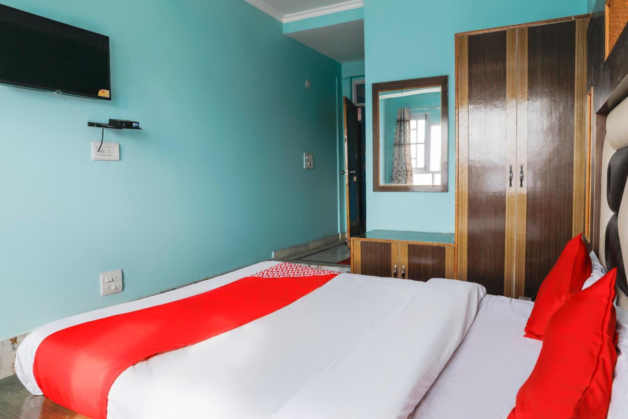 OYO 70586 Hotel Sobo Central Srīnagar Exterior foto