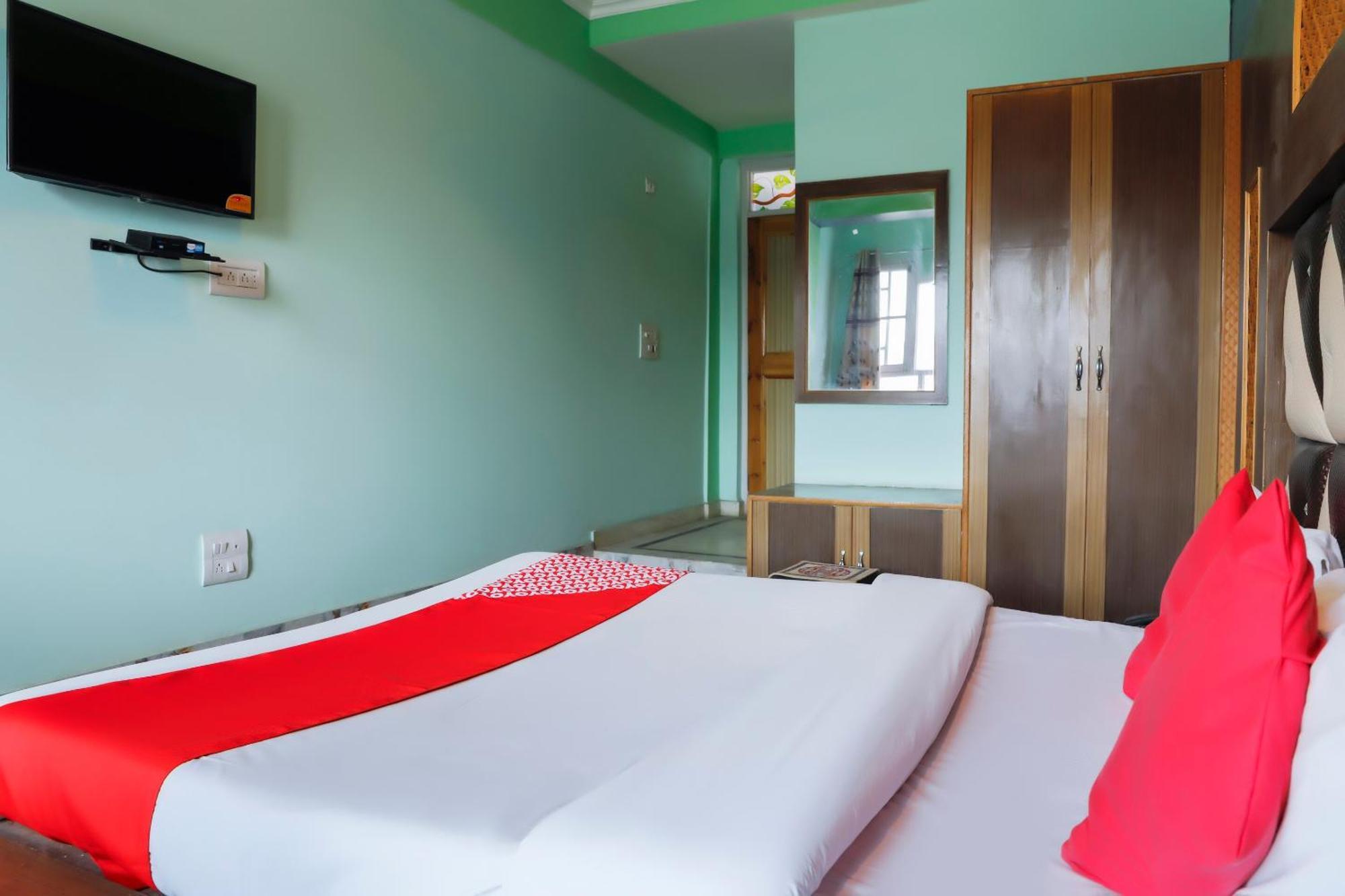 OYO 70586 Hotel Sobo Central Srīnagar Exterior foto